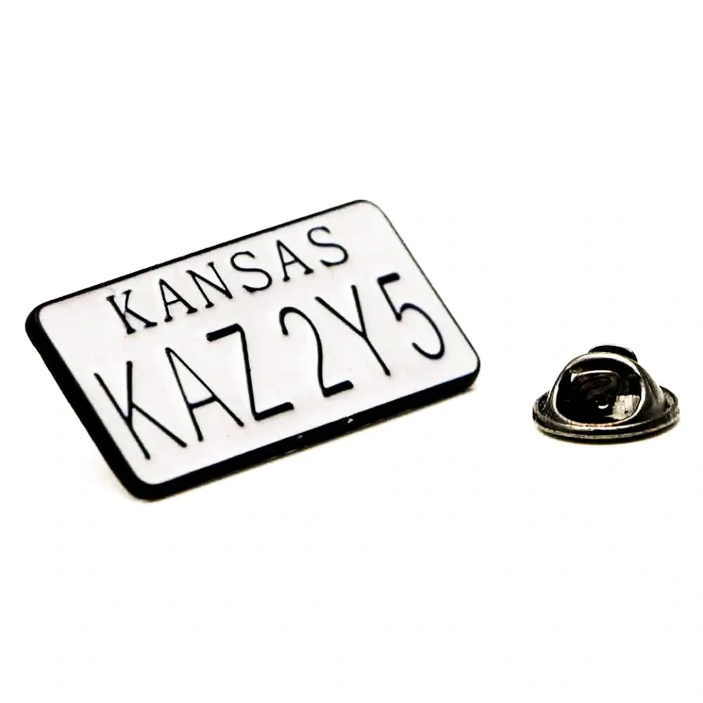 SUPERNATURAL IMPALA KS LICENSE PLATE ‘KAZ 2Y5’ ENAMEL PIN LAPEL PIN BROOCH NWT - Picture 6 of 14